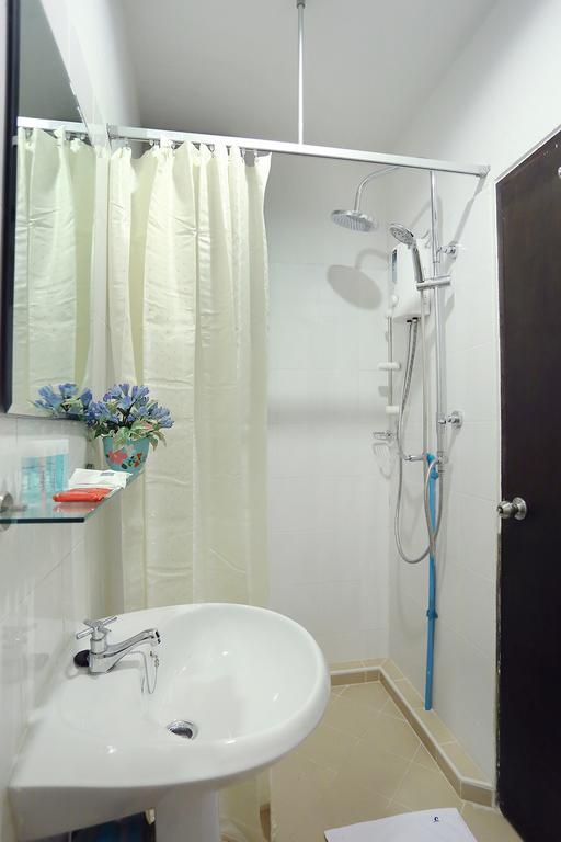 Baan Namtarn Guest House 曼谷 客房 照片