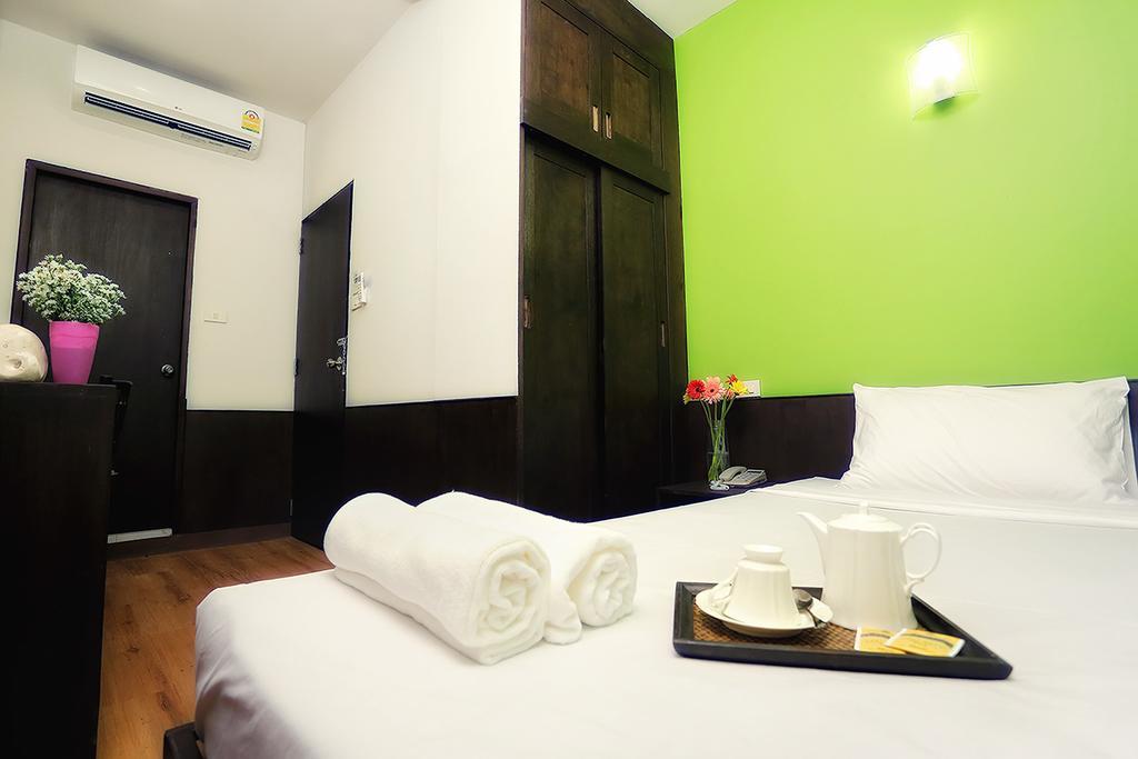 Baan Namtarn Guest House 曼谷 客房 照片